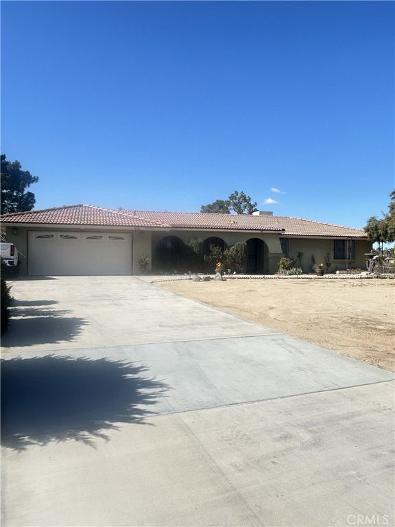 16402 Llanada Avenue, Victorville, CA 92394