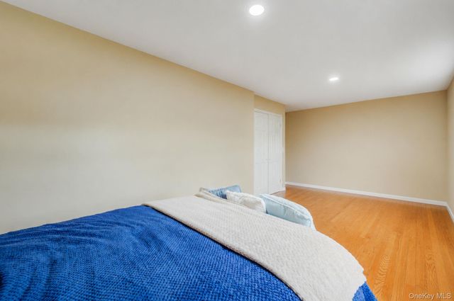 217 Abbington Court, Copiague, NY 11726