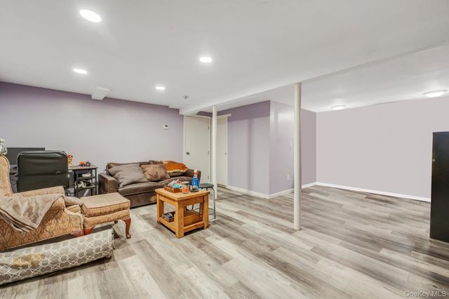 217 Abbington Court, Copiague, NY 11726