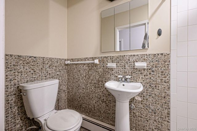 217 Abbington Court, Copiague, NY 11726