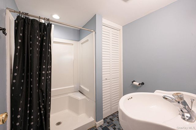 217 Abbington Court, Copiague, NY 11726