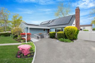 217 Abbington Court, Copiague, NY 11726