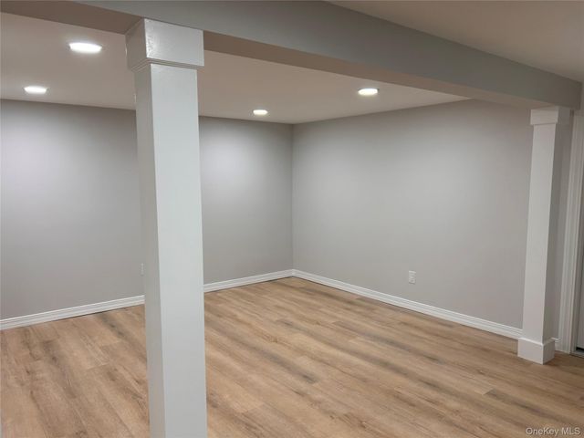 660 Great Neck Road 1, Copiague, NY 11726