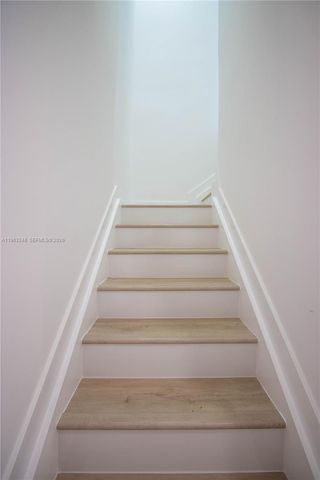 17911 NW 68th Ave M206, Hialeah, FL 33015