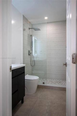 17911 NW 68th Ave M206, Hialeah, FL 33015