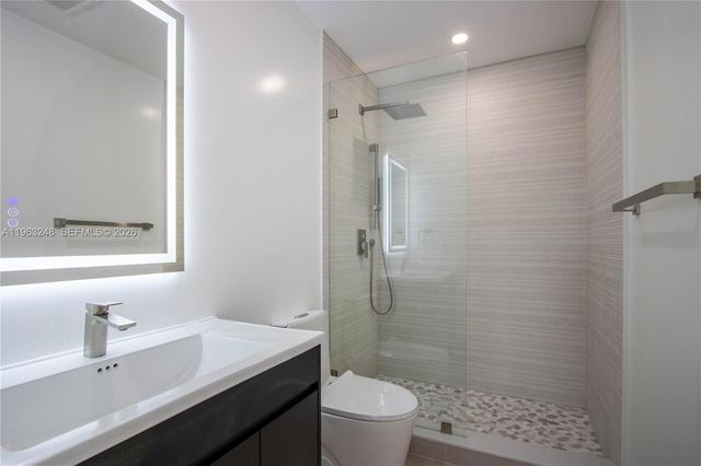 17911 NW 68th Ave M206, Hialeah, FL 33015