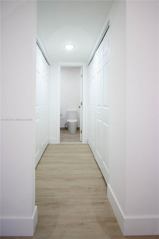 17911 NW 68th Ave M206, Hialeah, FL 33015