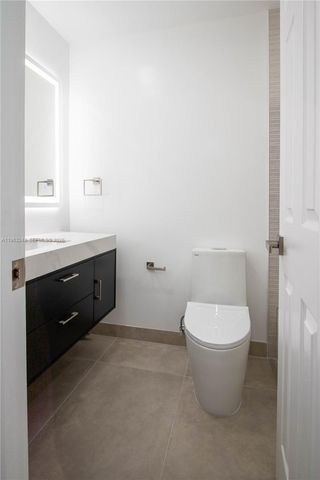 17911 NW 68th Ave M206, Hialeah, FL 33015