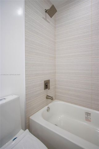 17911 NW 68th Ave M206, Hialeah, FL 33015