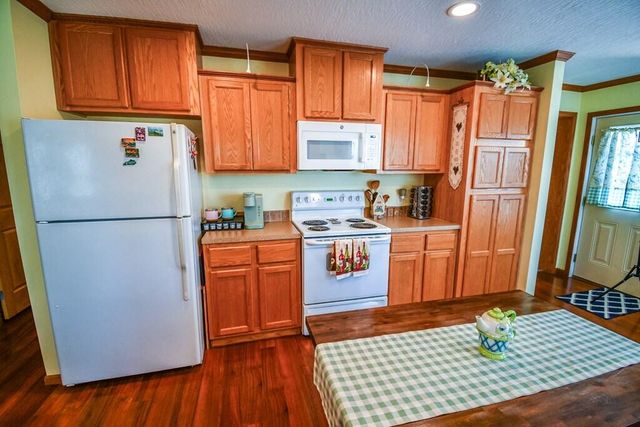 12 Ridgecrest Way, Flemingsburg, KY 41041