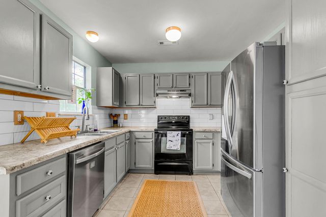 2445 Castlereagh Road, Charleston, SC 29414