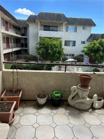 5315 Yarmouth 216, Encino, CA 91316