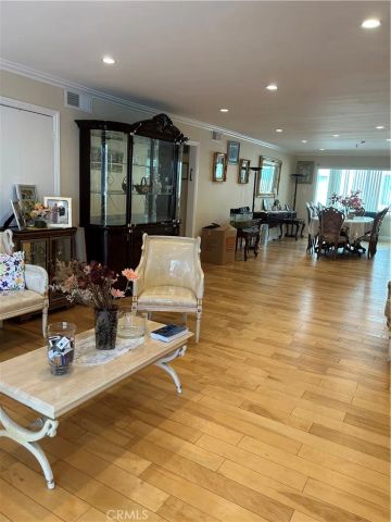 5315 Yarmouth 216, Encino, CA 91316