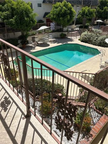 5315 Yarmouth 216, Encino, CA 91316