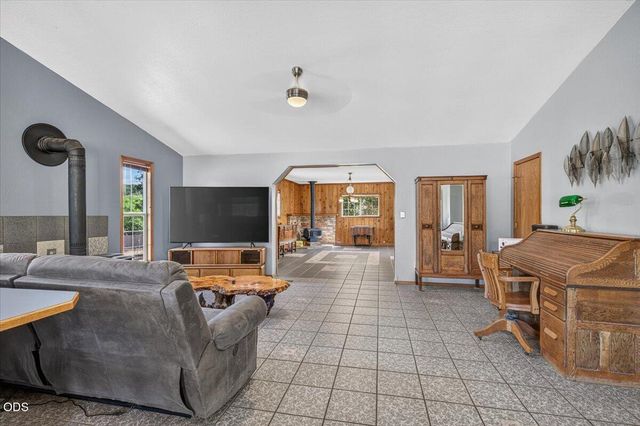 5485 Kane Creek Road, Central Point, OR 97502