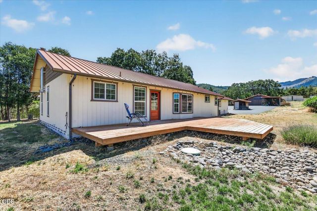 5485 Kane Creek Road, Central Point, OR 97502