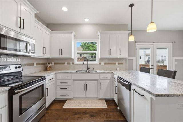 1273 SW Nagona Lane, Lee's Summit, MO 64082