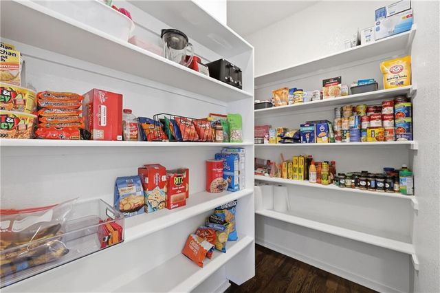 1273 SW Nagona Lane, Lee's Summit, MO 64082