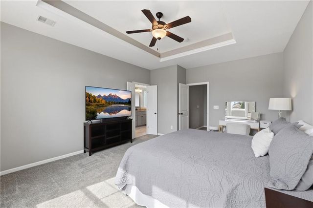 1273 SW Nagona Lane, Lee's Summit, MO 64082