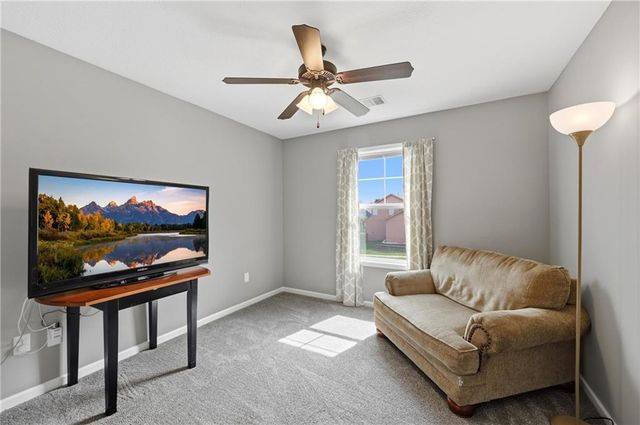 1273 SW Nagona Lane, Lee's Summit, MO 64082