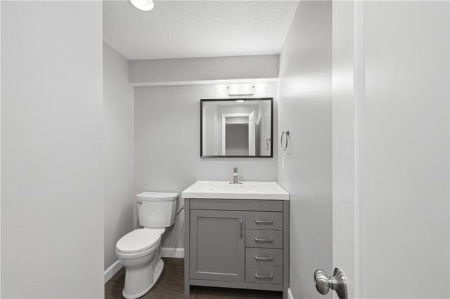 1273 SW Nagona Lane, Lee's Summit, MO 64082