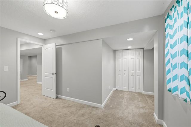 1273 SW Nagona Lane, Lee's Summit, MO 64082