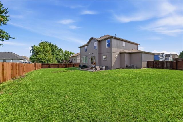 1273 SW Nagona Lane, Lee's Summit, MO 64082