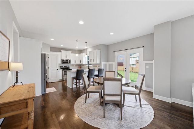 1273 SW Nagona Lane, Lee's Summit, MO 64082