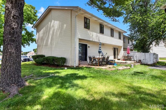 2701 Falcons Way 132, St Charles, MO 63303