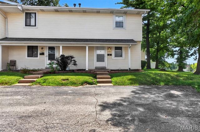 2701 Falcons Way 132, St Charles, MO 63303