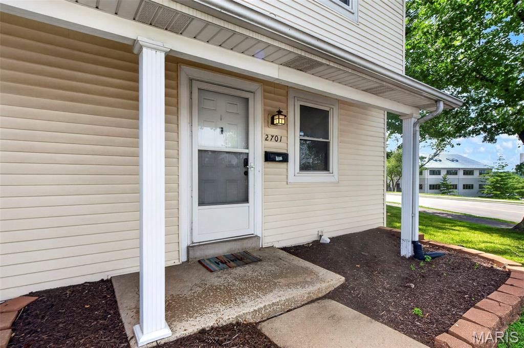 2701 Falcons Way 132, St Charles, MO 63303