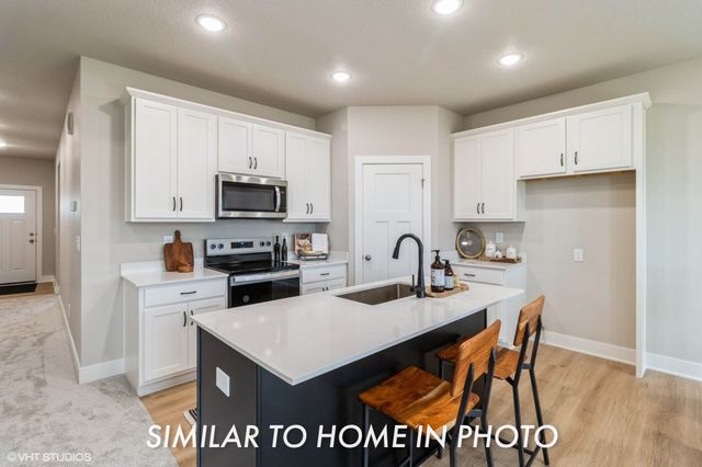 900 Walnut Drive, Norwalk, IA 50211