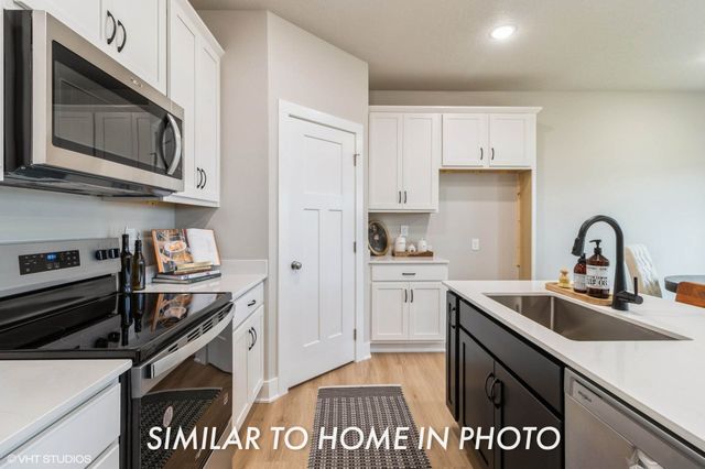 900 Walnut Drive, Norwalk, IA 50211