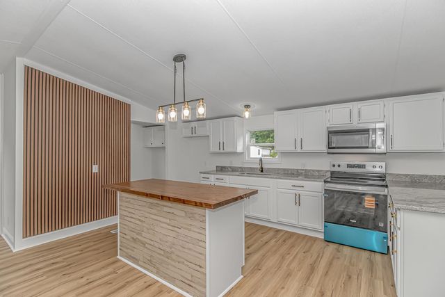 8157 Woodland Dr., Myrtle Beach, SC 29588