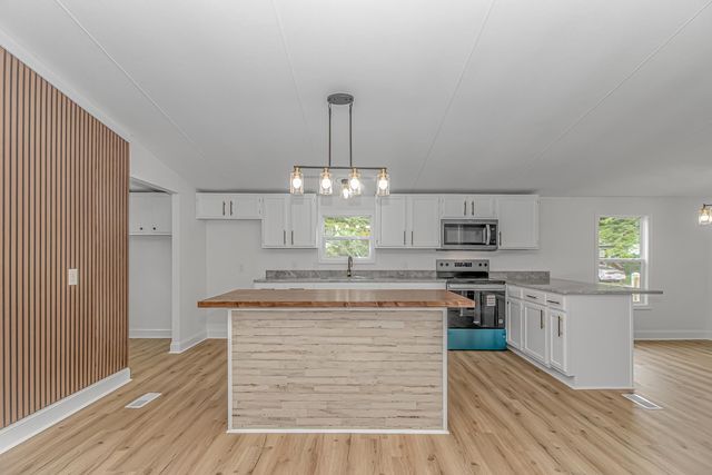 8157 Woodland Dr., Myrtle Beach, SC 29588