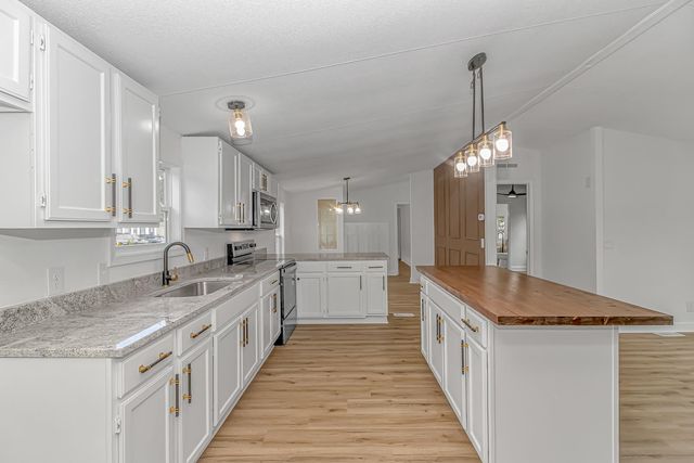 8157 Woodland Dr., Myrtle Beach, SC 29588