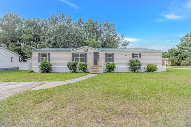8157 Woodland Dr., Myrtle Beach, SC 29588
