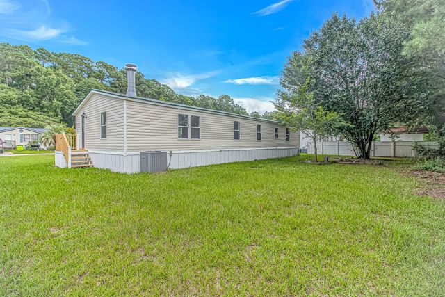 8157 Woodland Dr., Myrtle Beach, SC 29588
