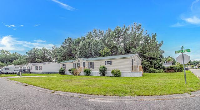 8157 Woodland Dr., Myrtle Beach, SC 29588