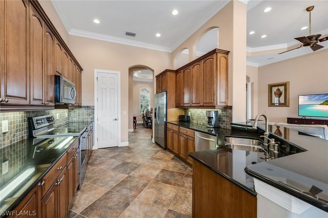 11906 Heather Woods CT, Naples, FL 34120