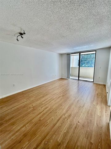 7451 NW 16th Street 304, Plantation, FL 33313