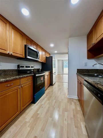 7451 NW 16th Street 304, Plantation, FL 33313