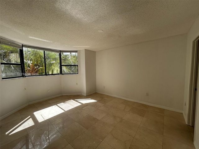 7451 NW 16th Street 304, Plantation, FL 33313