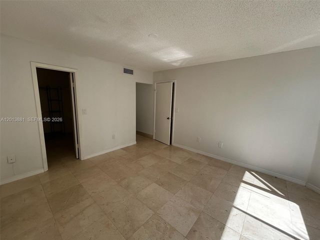 7451 NW 16th Street 304, Plantation, FL 33313