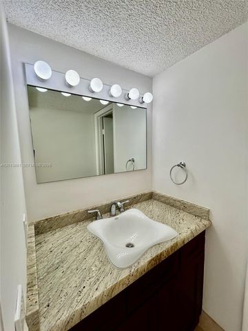 7451 NW 16th Street 304, Plantation, FL 33313