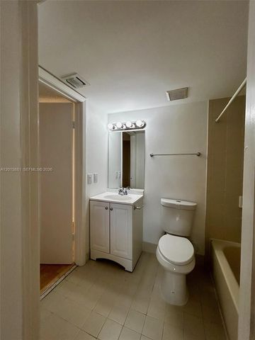 7451 NW 16th Street 304, Plantation, FL 33313