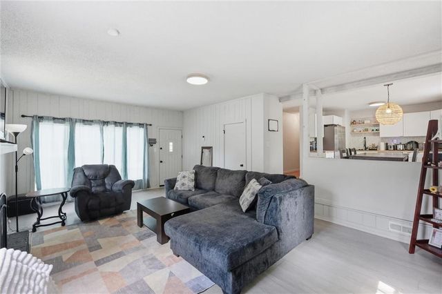 7302 Elm Avenue, Raytown, MO 64133