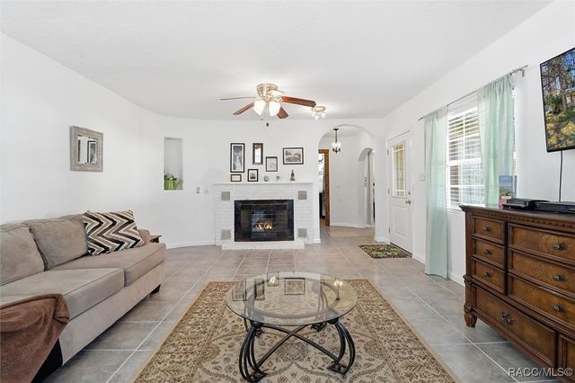 10170 W Yulee Drive, Homosassa, FL 34448