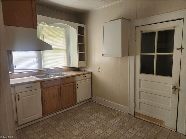 1427 Marne Street, Winston-salem, NC 27107