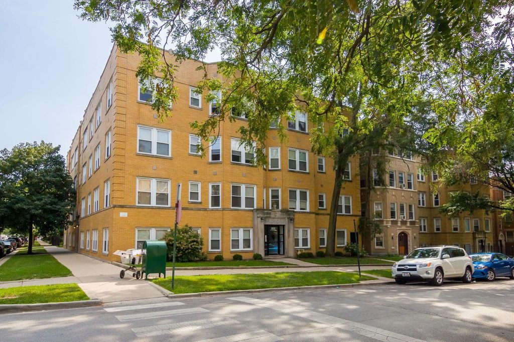 2035 W Arthur Avenue 3W, Chicago, IL 60645